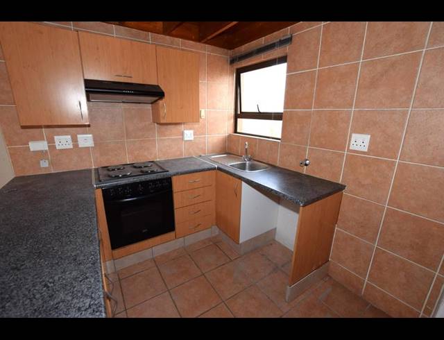 1 BEDROOM PROPERTY TO RENT IN PINESLOPES